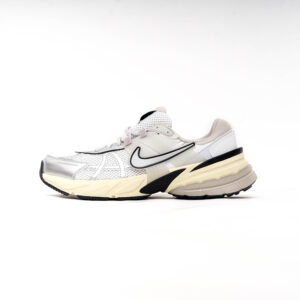 NIKE V2K RUN SUMMIT WHITE METALLIC SILVER