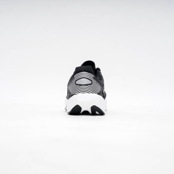 DSC01986 NEW BALANCE MFCXLO5 REBEL BLACK WHITE