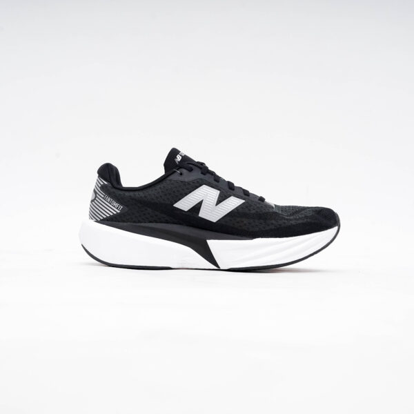 DSC01987 NEW BALANCE MFCXLO5 REBEL BLACK WHITE