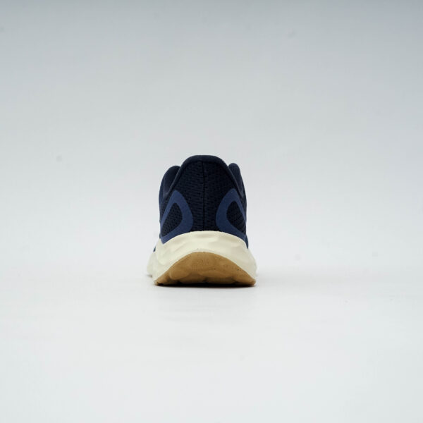 DSC08748 NEW BALANCE MARISRD4 FRESH FOAM VIOLET CREAM