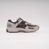 DSC09334 NIKE VOMERO 5 COLLEGE GREY CAVE STONE