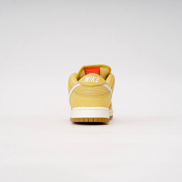 NIKE SB DUNK LOW PRO  SATURN GOLD
