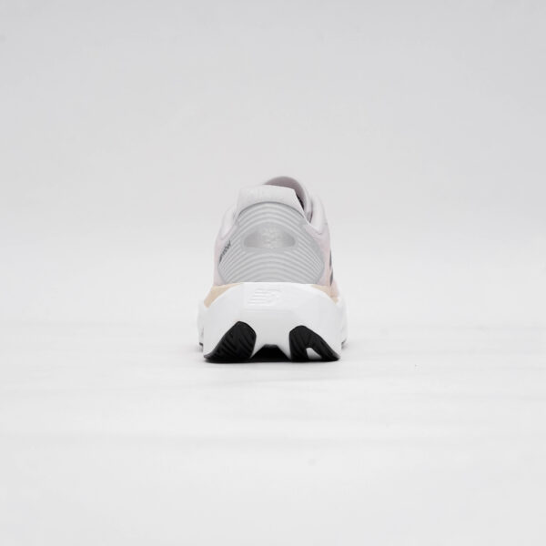 DSC00282 NEW BALANCE WFCXLX5 REBEL V5 LINEN GREY MATTER