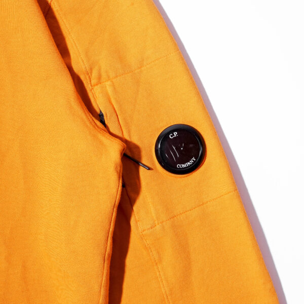 C.P COMPANY HOODED OPEN LIGHT FLEECE DESSERT SUN