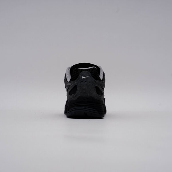 NIKE P-6000 SE BLACK ANTRACHITE CHROME
