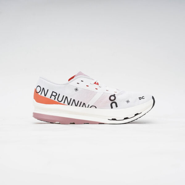 ON CLOUDBOOM ECHO WHITE FLAME
