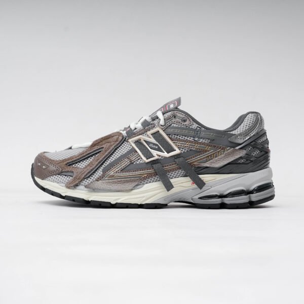 DSC00295 NEW BALANCE U19066U8 THUNDER BROWN GREY