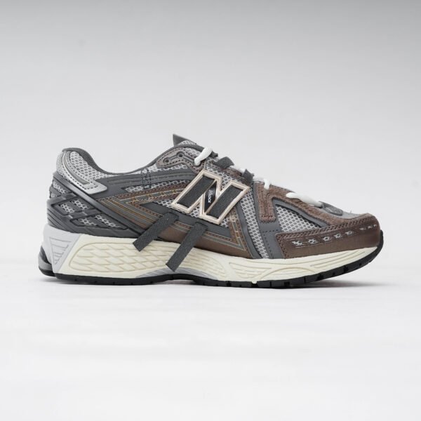 DSC00297 NEW BALANCE U19066U8 THUNDER BROWN GREY