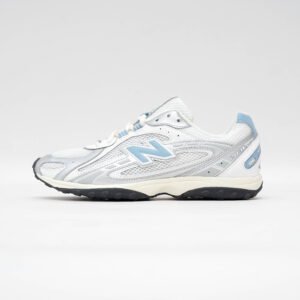 DSC03589 NEW BALANCE U204LSWC SILVER METALLIC BLUE